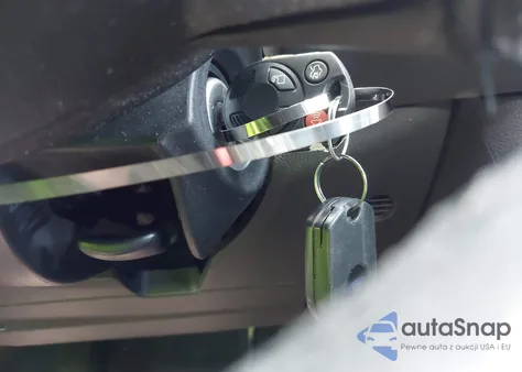 2013 Ford Focus Se z USA, uszkodzony, nr VIN 1FADP3K23DL332389